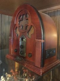 Replica vintage radio