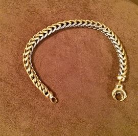 14kt yellow gold bracelet. 
