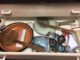 Cookware, wok strainers and tea infusers. 