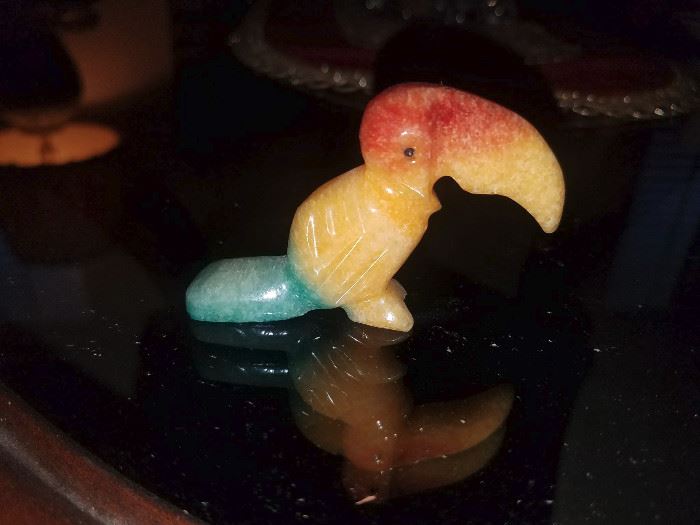 marble parrot