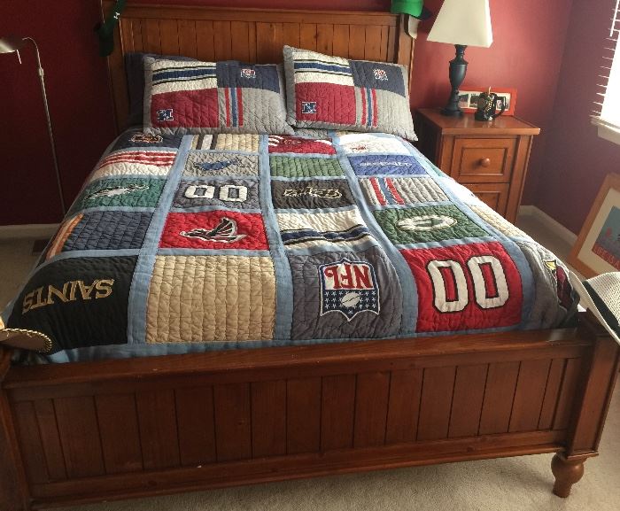 37. Pottery Barn Thomas Collection Full Bed