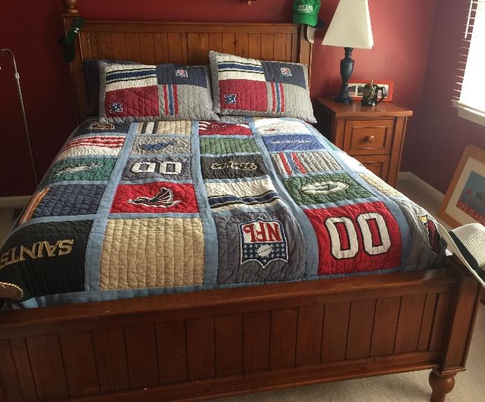 37. Pottery Barn Thomas Collection Full Bed
