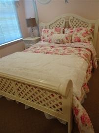Lexington White Bedroom Set with Queen Bed - 74"W X 92"d X 50"H