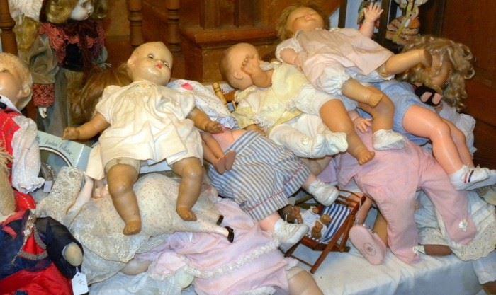 Many Vintage Dolls