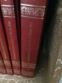 Set of The World Book Encyclopedias, 1986