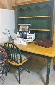 Table w/Matching Chairs, Hutch Top.