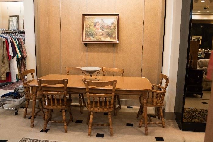 Vintage table - lots of room for a growing family!  Has enough space for 8 chairs - 6 chairs come with it.  This picture includes the leaves.