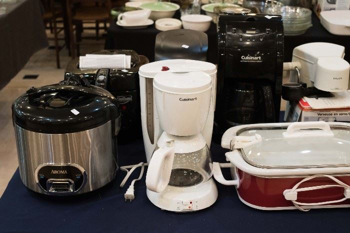 I've never seen a crock pot like this rectangular one on the right - really nice - like the size!