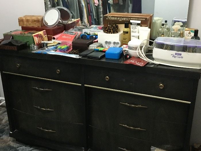 Mid-century (or earlier?) vintage dresser with mirror. Variety of women's accessories, cosmetic and perfume items (lots of Estee Lauder brands), jewelry boxes, and much more. LOTS not shown. 