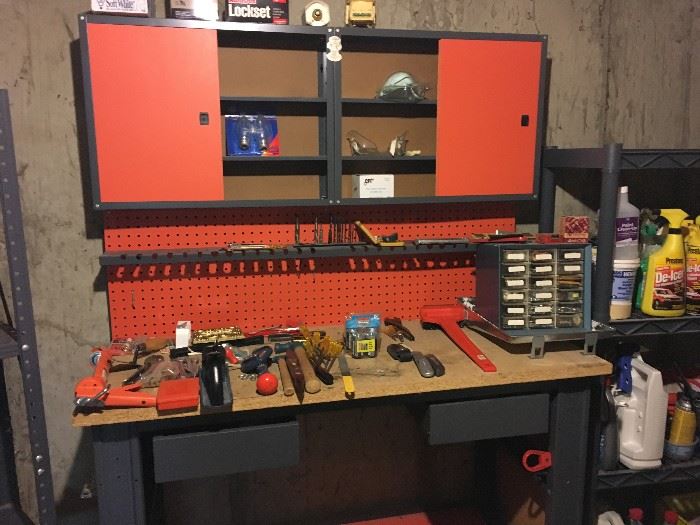 Great workbench in excellent condition. Many more tool and hardware items not pictured. 