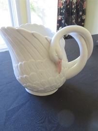 VINTAGE FITZ AND FLOYD DOUBLE SWAN PITCHER
