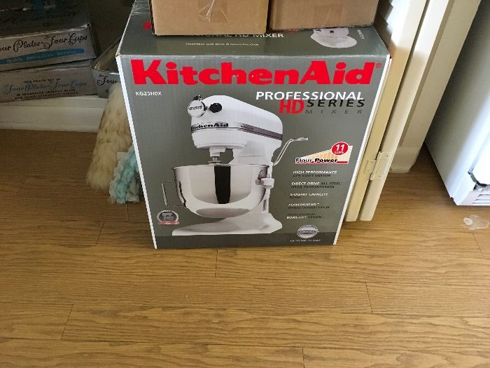 Brand new Kitchenaid Mixer