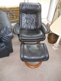 Ekornes Stressless Recliner Lounge Chair and Ottoman