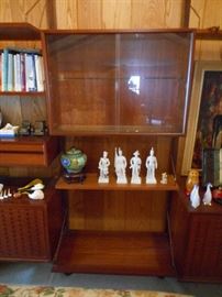 Military Figurines; Ginger JAr