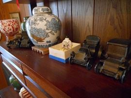 Car Banks, Gold Imari Ginger Jar, Snuff Bottle