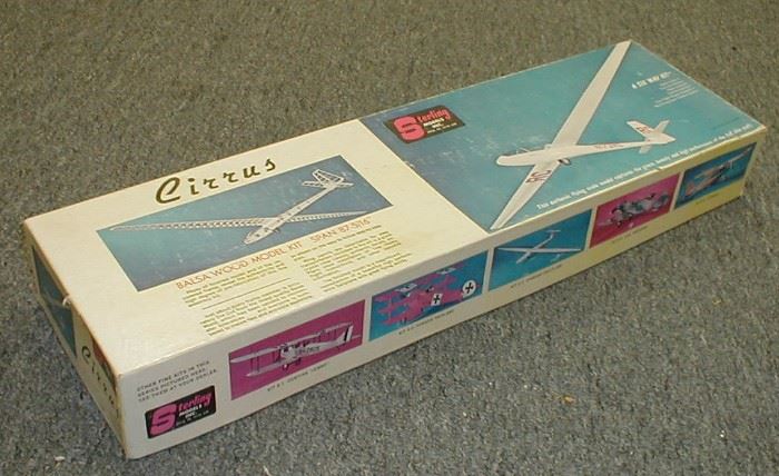 Cirrus model glider