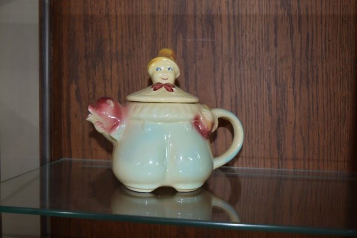 Tea Pot Figure