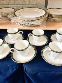 NEVER USED STILL IN THE PACKAGES SERVICE FOR 8 LENOX KELLY DINNER SALAD BREAD BUTTER CUPS SAUCERS