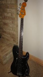 1976 Fender Precision Bass Fretless