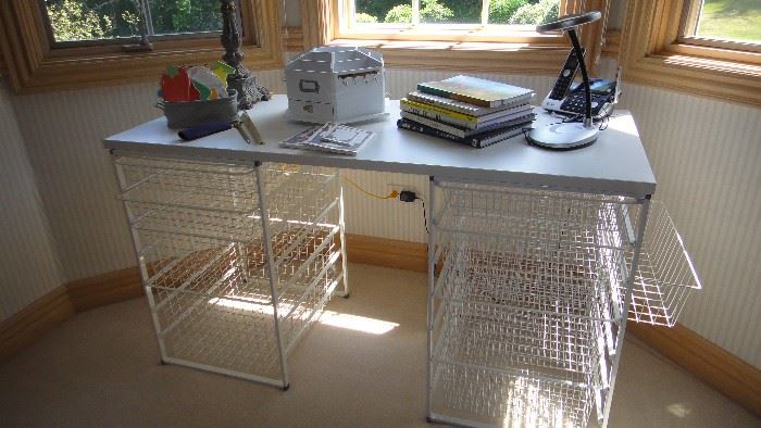 Work Station, Elfa like craft table/desk with wire drawers 