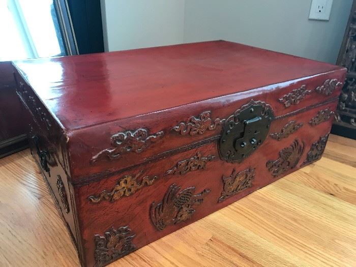 19TH C. LACQUERED LUGGAGE- CHINESE
