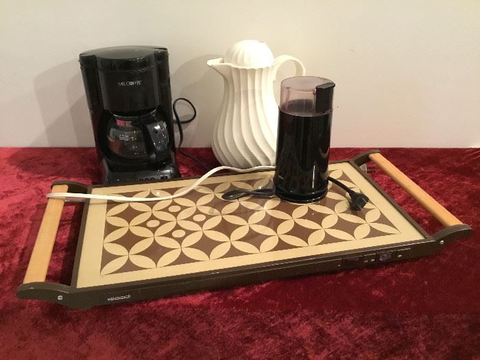 Coffee Carafe, Coffee Pot, Bean Grinder, Warming Tray   https://ctbids.com/#!/description/share/27276