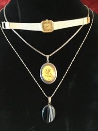 2 Necklaces & Ladies Watch      https://ctbids.com/#!/description/share/27091