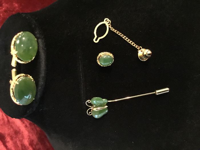 Jade and Gold Cuff Links, Tie Pin, Stick Pin         https://ctbids.com/#!/description/share/27109