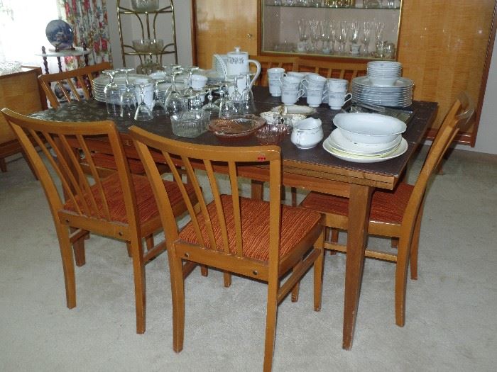 Wood Dining Room Set w/ 6 chairs and 2 pull out leaves and pads -Mid-Century