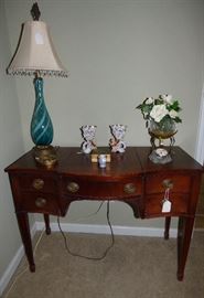 Vintage mahogany dressing table with lift up center (no mirror)