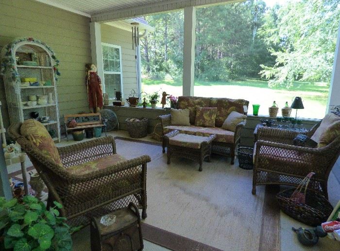 Comfortable Screen Porch furniture set : Settee, 2 armchairs, ottoman, glass top end table