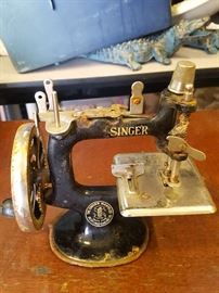 unusual singer sewing machine
