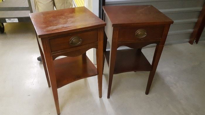 pair really nice end tables