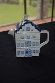 Vintage Delft 539 Teapot Dutch