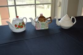 Vintage MMA Mistletoe and Oak Ceramic Teapot