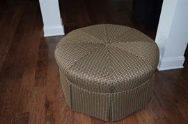 Upholstered Ottoman 34" Round