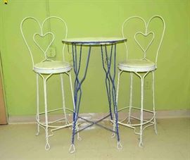 Metal Bistro/Pub Table & Chairs