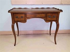 Entry / Accent Table