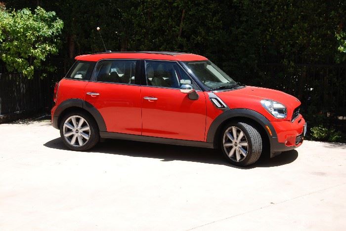 LOADED 2011 MINI COUNTRYMAN COOPPER S 4D HATCHBACK with 33,500 miles - LEATHER AND ALL OPTIONS -  ASKING $12,500 OBO