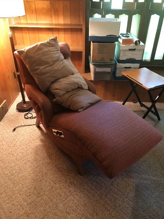 VINTAGE RECLINING VIBRATING LOUNGE CHAIR