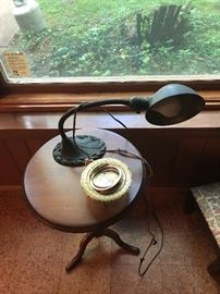 VINTAGE ALADDIN TABLE LAMP (ONE OF 2)