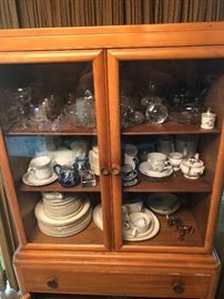 SMALL SOLID WOOD CHINA CABINET