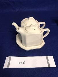 Tea for two hall teapot