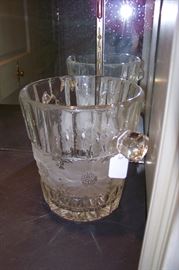 Heavy crystal ice bucket
