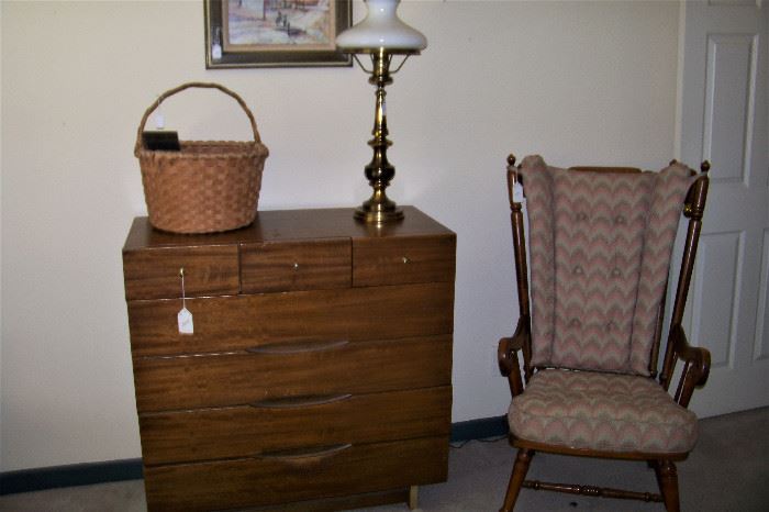 Modern chest