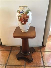 Side table and Lorenz Kutschenreuther vase