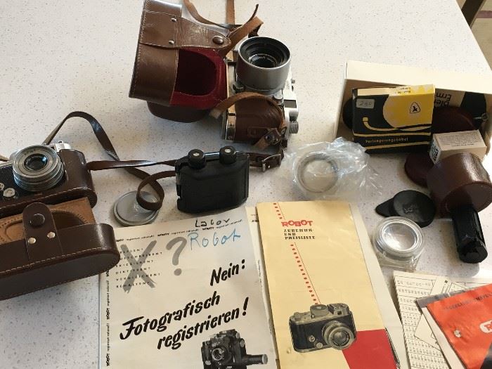 2 Robot cameras ca 1940