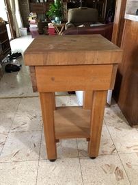 Stand alone chopping block 