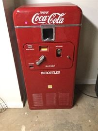 1954 REFURBISHED VMC COCA COLA MACHINE