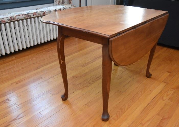 Drop Leaf Dining Table (approx. 49.5" L x 42" W x 30.5" H fully extended)